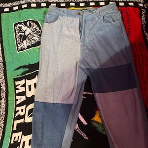 High fashioned unique jeans. Beautiful to pair with a cute top and a nice bag